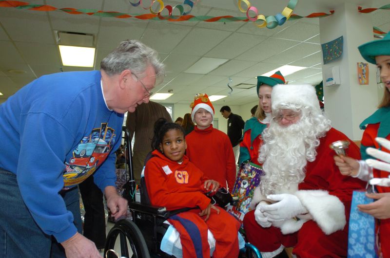 Gift Giver.jpg (73965 bytes)