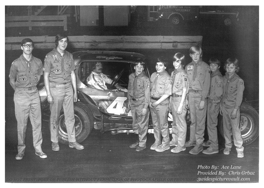 c08.15.06_047_GRB_FLM_0074F_1.jpg (114882 bytes)