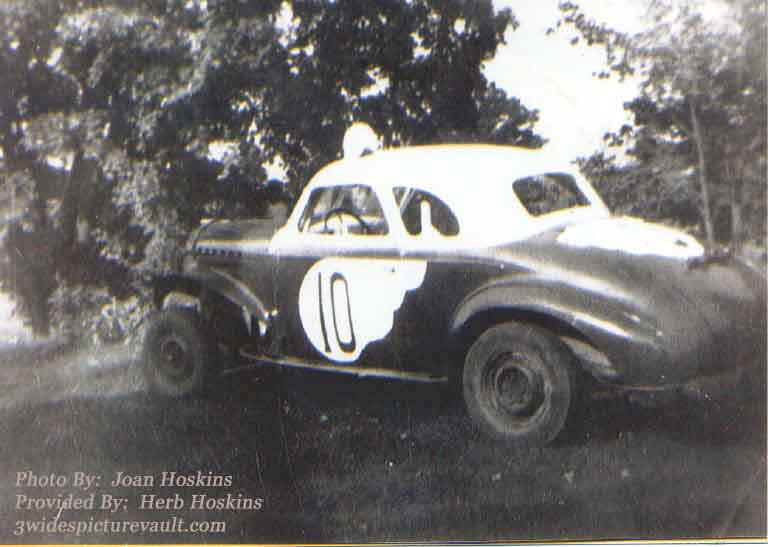 a11.20.04_010_HOS_WHI_0050_1.jpg (39501 bytes)