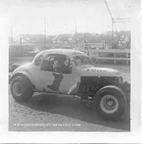 03.26.03_001_CAR_ALL_0065_1.jpg (42355 bytes)