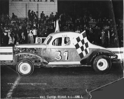 03.27.03__39_PART_WAL_0068_1.jpg (53444 bytes)