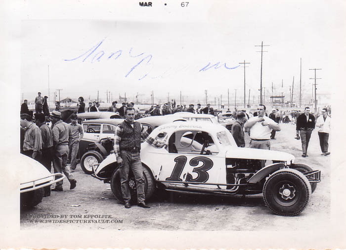 04.27.03_013_BEA_UNK_0070_1.jpg (67325 bytes)