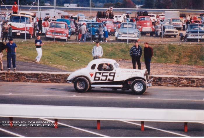 05.24.03_659_BOH_UNK_0060_1.jpg (69004 bytes)