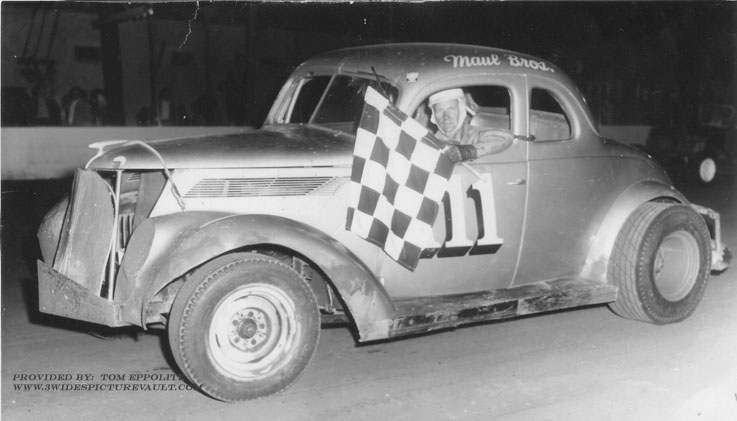 05.24.03__11_UNK_UNK_0060_1.jpg (51614 bytes)