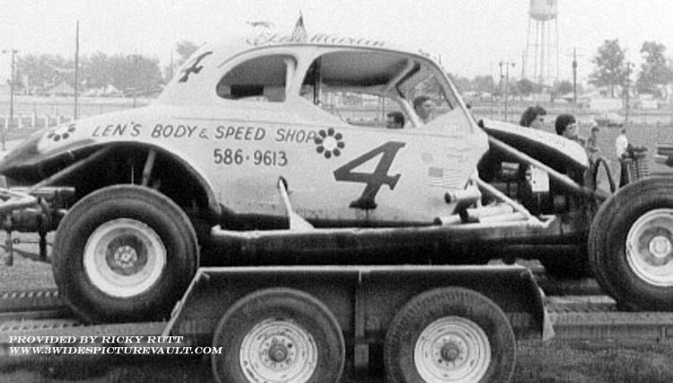 07.06.03_004_MAR_FLM_0060_1.jpg (54103 bytes)