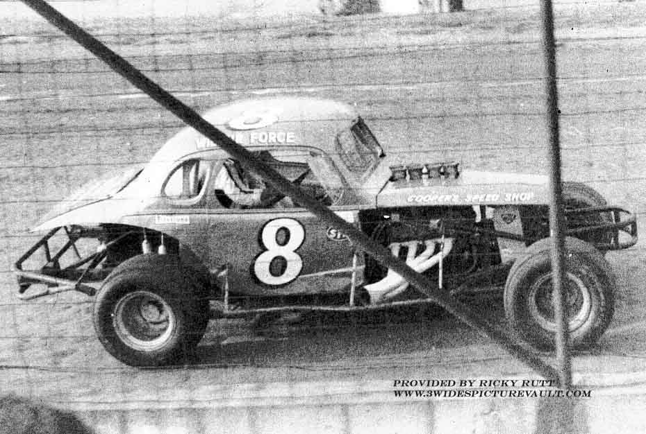 07.06.03_008_FOR_UNK_0060_1.jpg (70231 bytes)