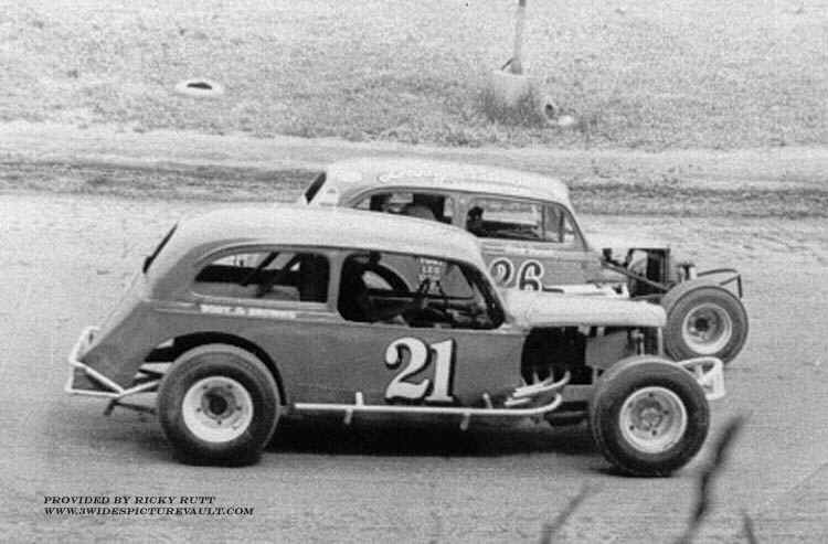 07.06.03_021_BAB_HAR_0060_1.jpg (60885 bytes)