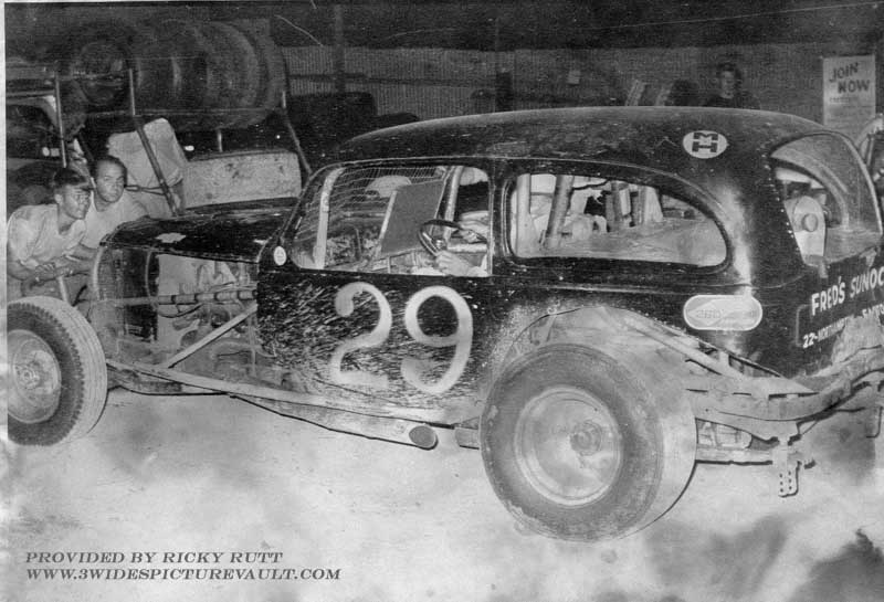 07.06.03_029_SHI_UNK_0060_1.jpg (63279 bytes)