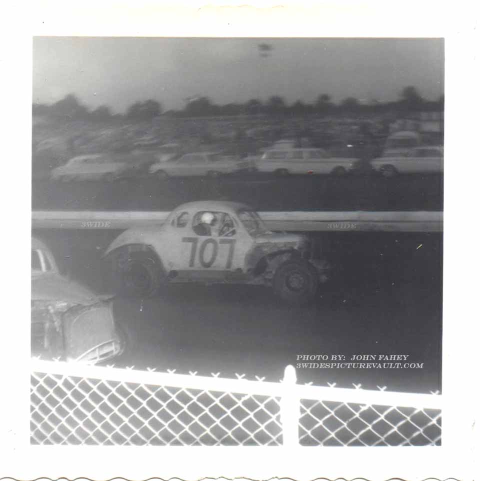 10.14.03_707_TAS_FLM_0064_2.jpg (47698 bytes)