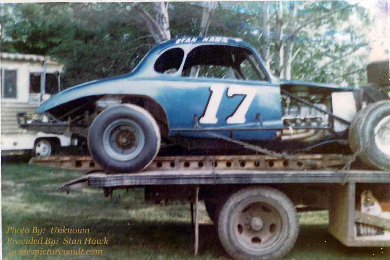 a03.26.04_017_HAW_UNK_0060_1.jpg (68899 bytes)