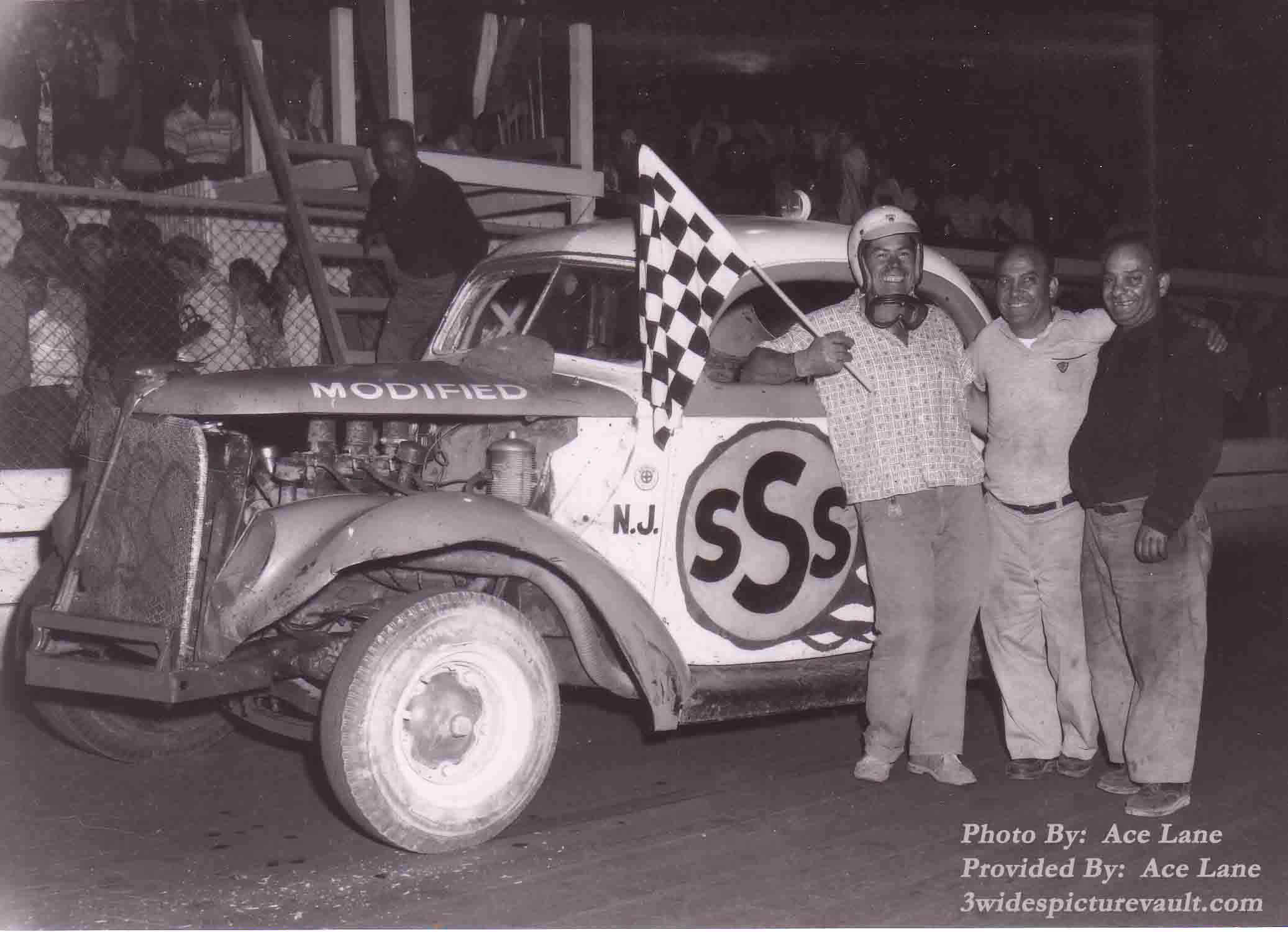 a10.10.04_SSS_FAR_UNK_0060_1.jpg (104057 bytes)