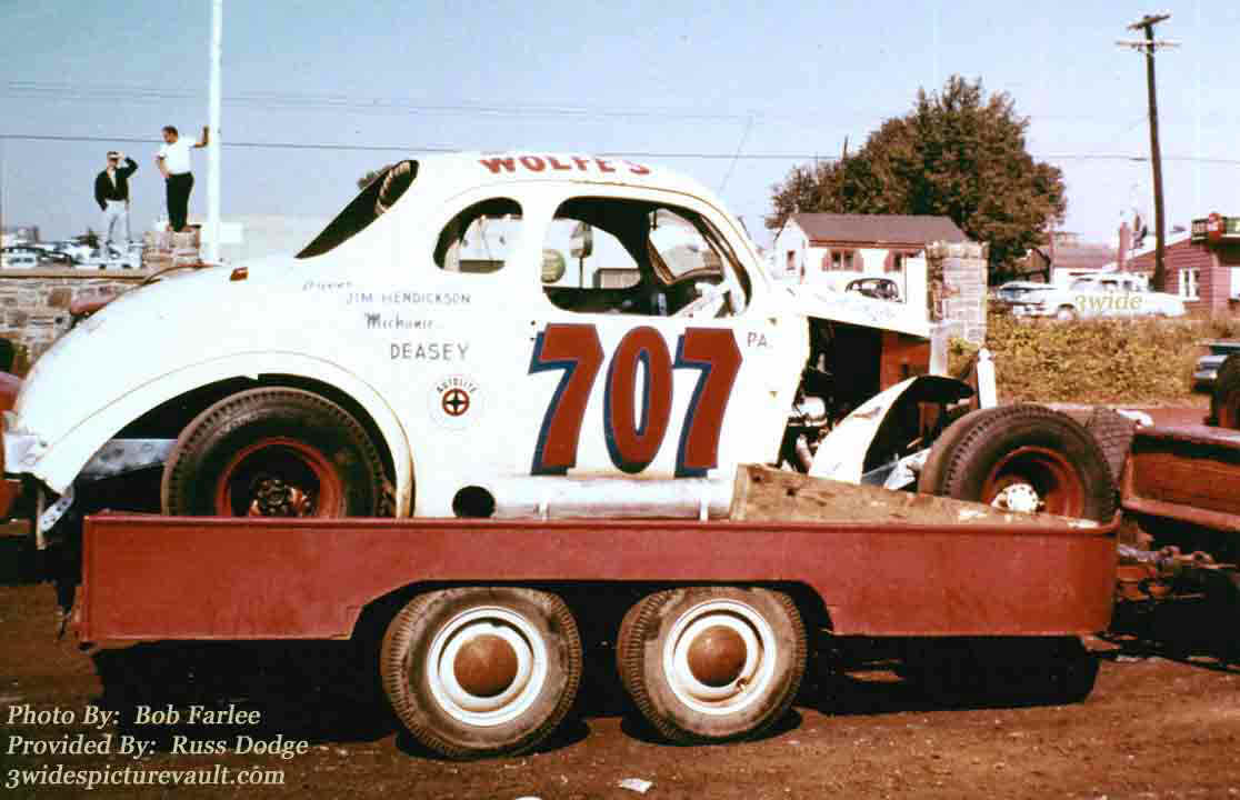 b02.06.05_707_HEN_UNK_0061_1.jpg (62562 bytes)