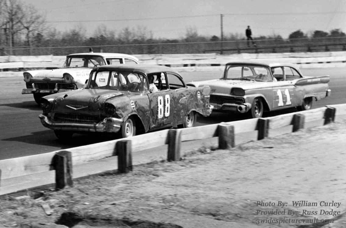 b03.15.05__88_KAG_VIN_0061_1.jpg (83829 bytes)