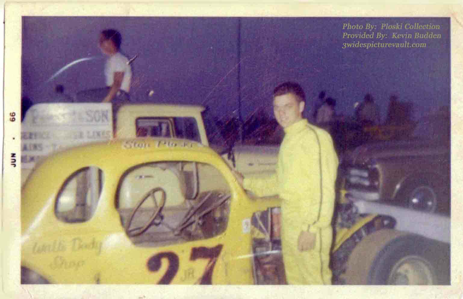 b03.27.05_027_PLO_FLM_0066_1.jpg (59420 bytes)