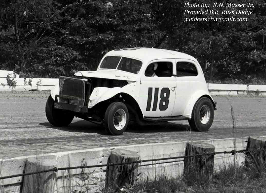 b04.06.05_118_GUT_ALC_0060_1.jpg (81868 bytes)