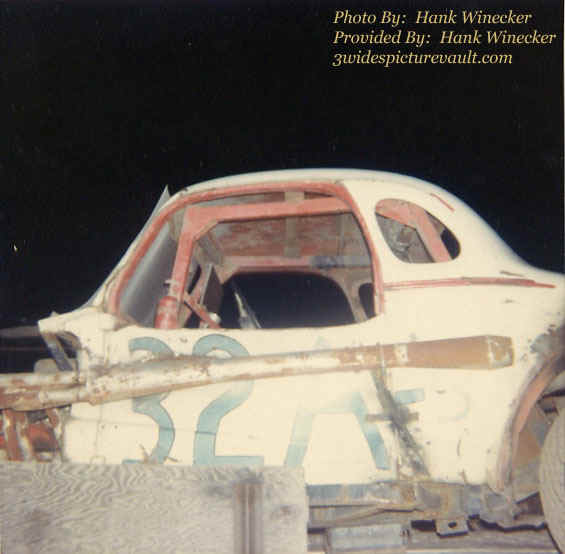 b05.01.05_32A_WIE_FLM_0066_1.jpg (73555 bytes)