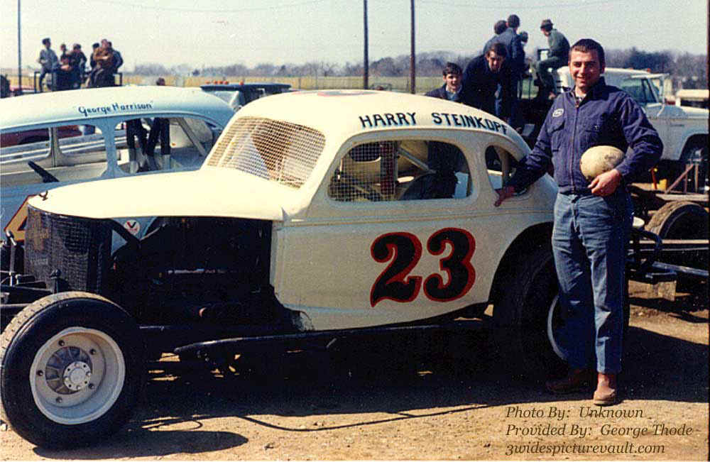 b12.09.05_023_STE_NAZ_0065_1.jpg (103745 bytes)