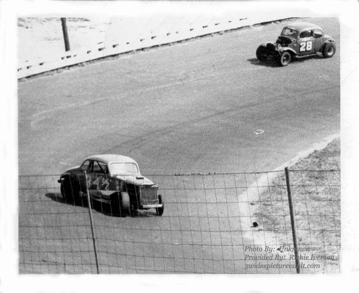 c07.04.06_34__028_WAL_0463_1.jpg (115253 bytes)