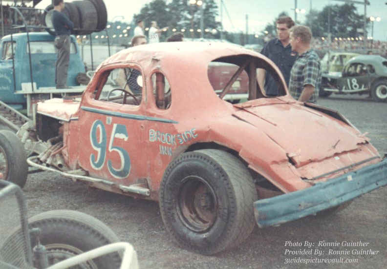 c10.07_095_SCH_FLM_0060_1.jpg (110706 bytes)