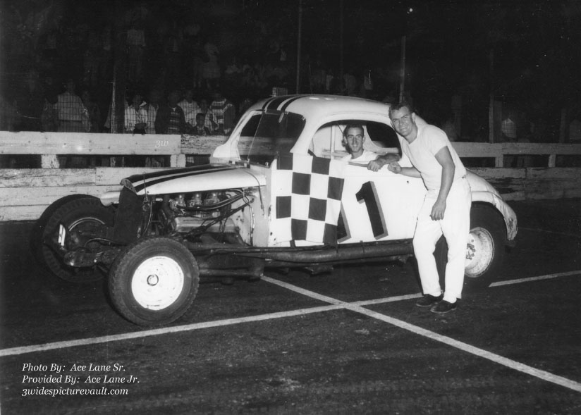 c12.24.06__11_HOF_OLD_0060_1.jpg (91461 bytes)