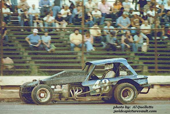 01.04.03_043_HAG_EWS_0878_1.jpg (47742 bytes)