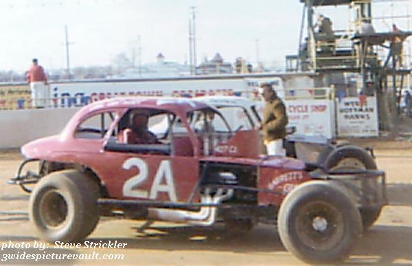 02.03.03__2A_UNK_REA_0070_1.jpg (44910 bytes)