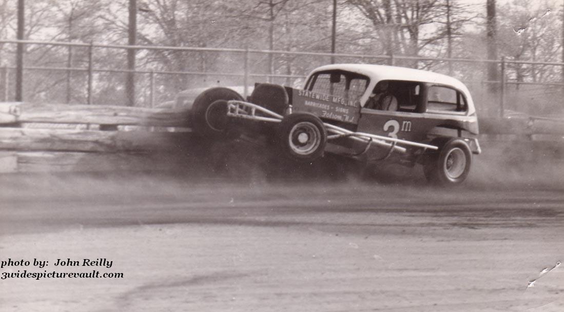 02.10.03_003_TAY_FLM_0070_1.jpg (79225 bytes)