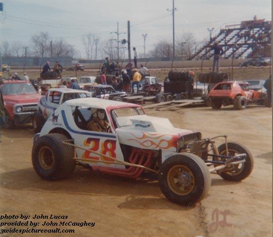 02.20.03_028_SCO_NAZ_0070_1.jpg (49268 bytes)