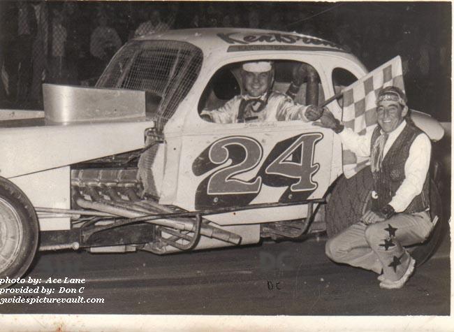 02.22.03_024_PLO_TEX_EWS_0070_1.jpg (61244 bytes)