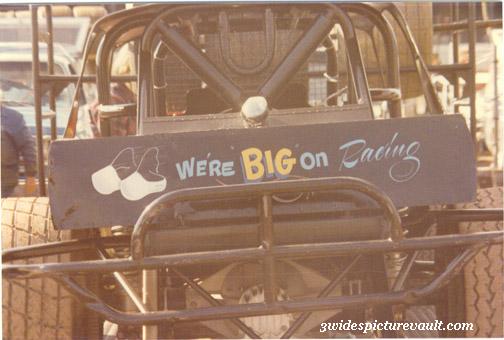 03.14.03__DD_MYS_FLM_0080_1.jpg (64233 bytes)