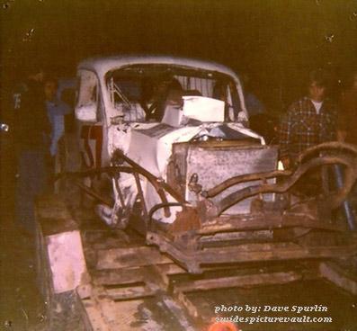 03.18.03_037_SUS_FLM_0074_1.jpg (50478 bytes)