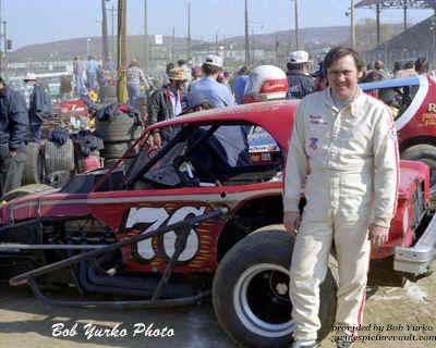 03.18.03_076_CHA_REA_0070_1.jpg (96751 bytes)