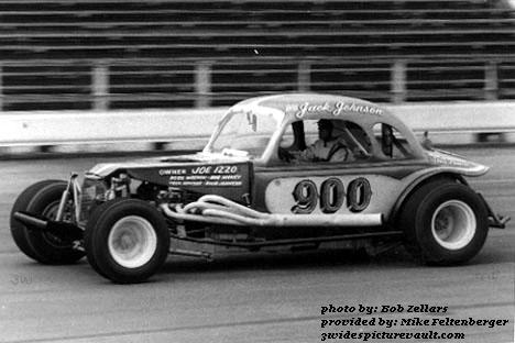 03.25.03_900_JOH_TRN_0070_1.jpg (39967 bytes)