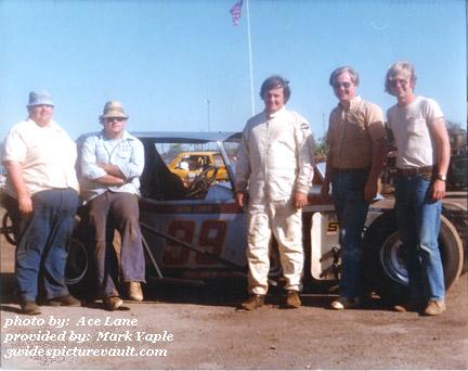 03.27.03_099_LEA_EWS_0070_1.jpg (54869 bytes)