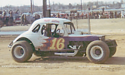 04.12.03_016_ELL_REA_0070_1.jpg (85973 bytes)