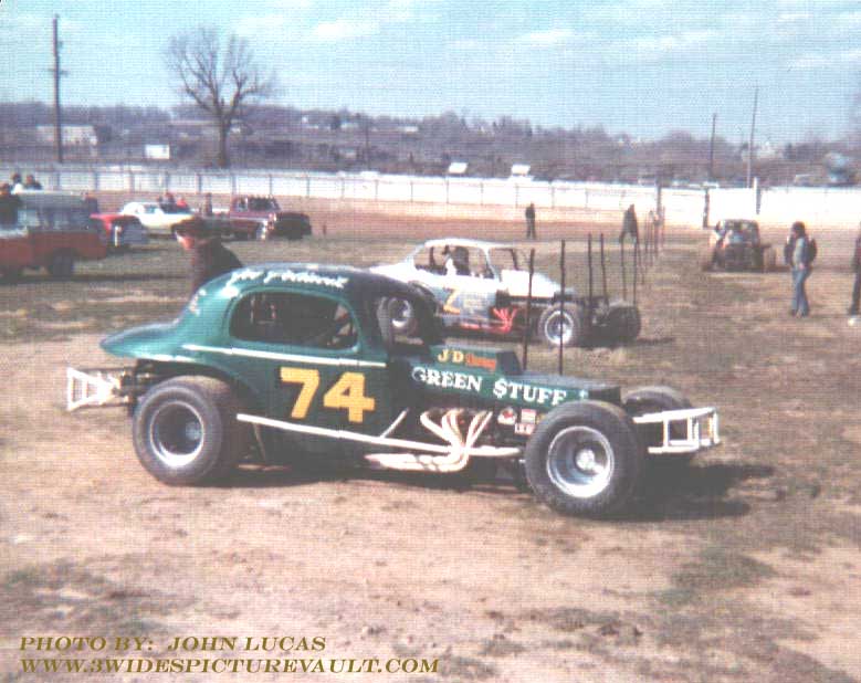 06.01.03_074_POL_NAZ_0070_1.jpg (67346 bytes)