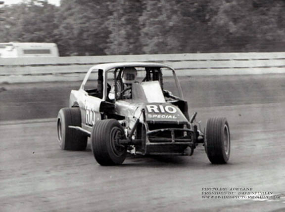 07.15.03_R10_FIT_UNK_0070_1.jpg (41917 bytes)