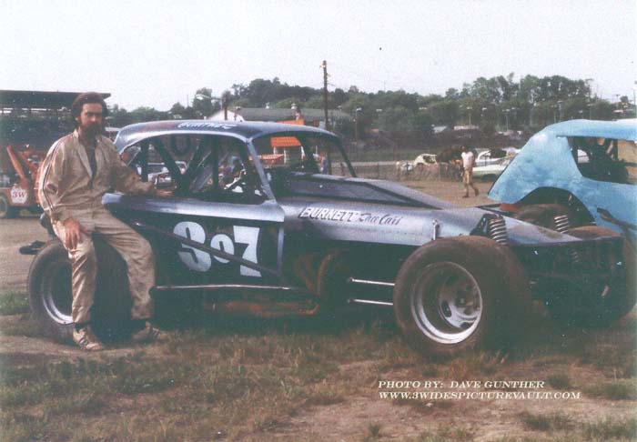 08.19.03_307_EPP_FLM_0070_1.jpg (52245 bytes)