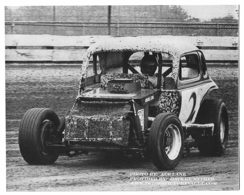 08.20.03_002_GUN_FLM_0070_1.jpg (69312 bytes)