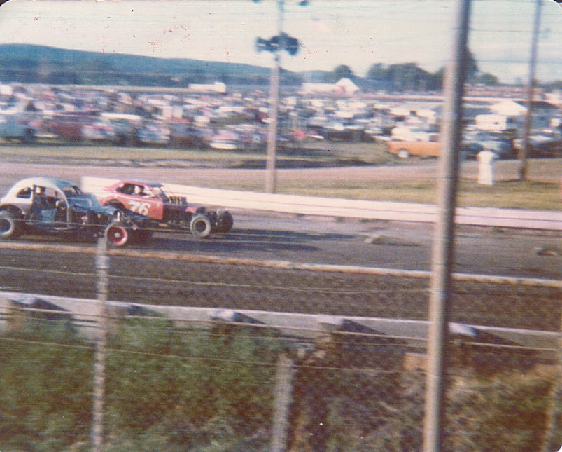 08.21.02_001_TAY_FLM_0076_1.jpg (147365 bytes)