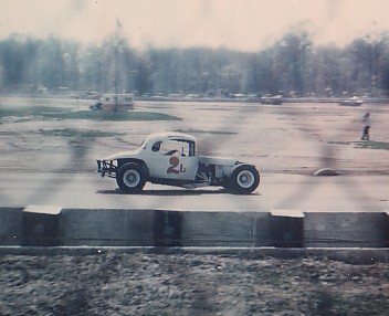 09.02.02_02B_BUF_EWS_0073_1.jpg (29044 bytes)