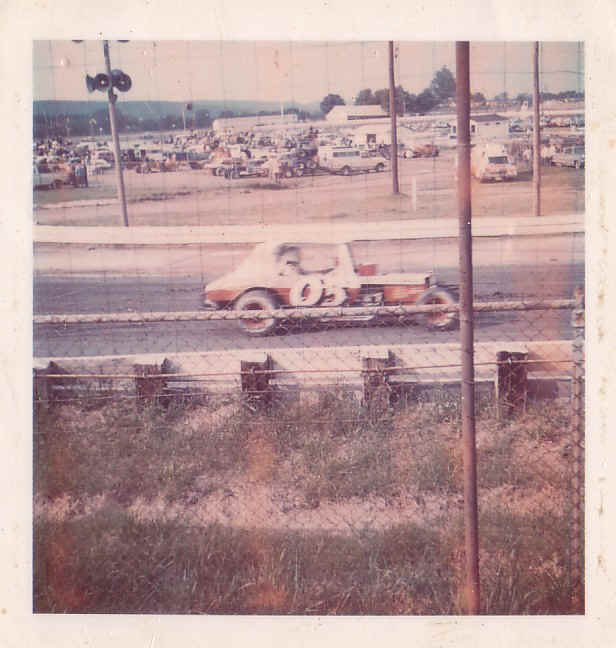 09.03.02_006_HAL_FLM_0074_1.jpg (41639 bytes)