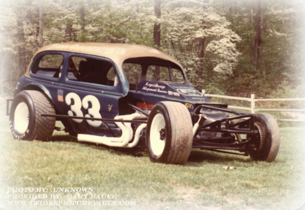 09.05.03_033_GUN_UNK_0070_1.jpg (56666 bytes)