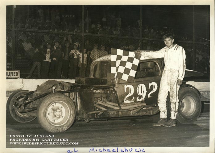 09.05.03_292_MIC_EWS_0073_1.jpg (67067 bytes)