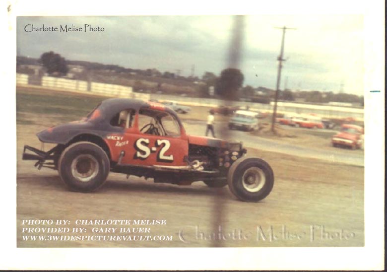 09.05.03__S2_SCA_NAZ_0070_1.jpg (54784 bytes)