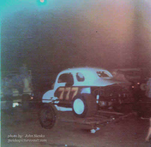 11.22.03_777_MAL_EWS_0070_1.jpg (18158 bytes)