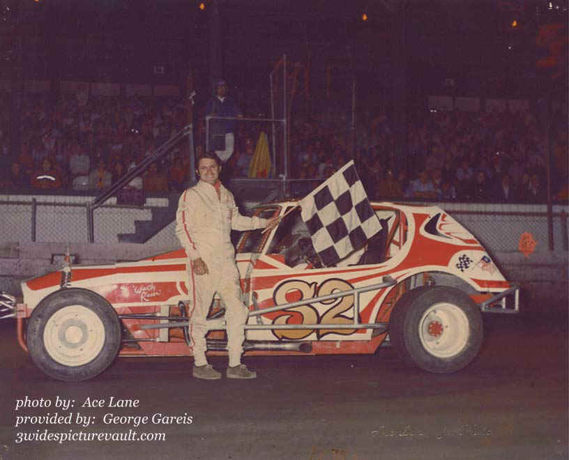 11.22.03_S2_SCA_FLM_0070_1.jpg (47393 bytes)