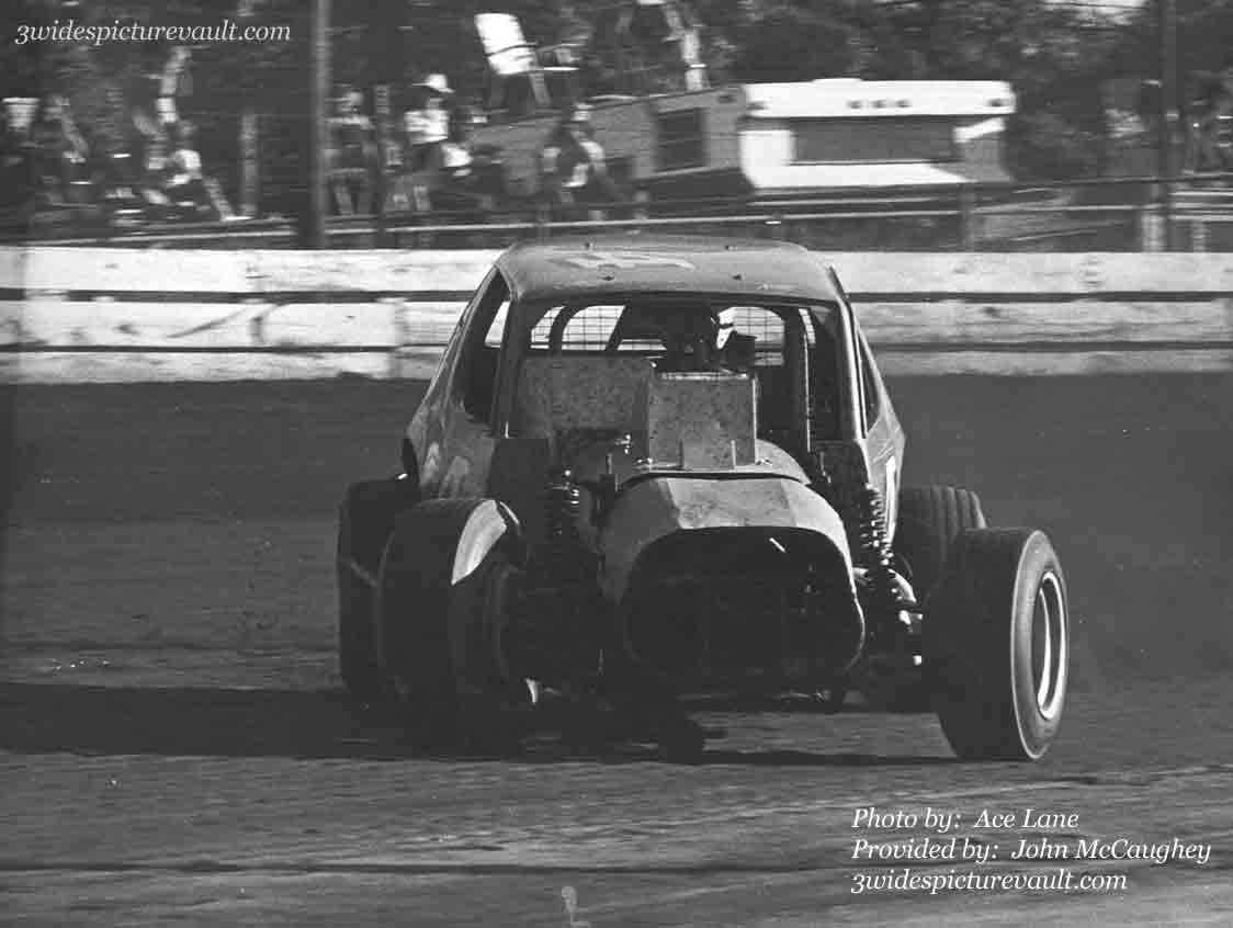 11.26.03_004_McC_FLM_0074_1.jpg (54528 bytes)