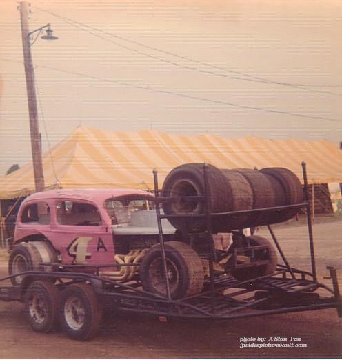 11.29.02_04A_McC_EWS_0073_1.jpg (69789 bytes)