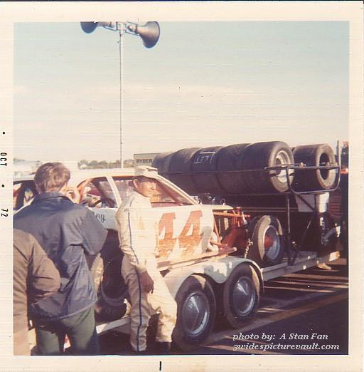 11.30.03_044_OLS_TRN_0072_1.JPG (40709 bytes)